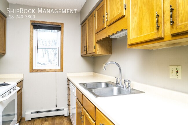 Building Photo - 1310 W 3rd St