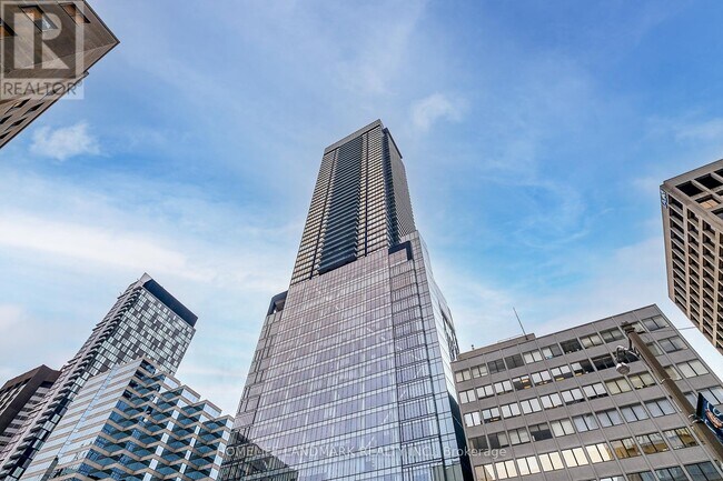 Building Photo - 488 University Ave