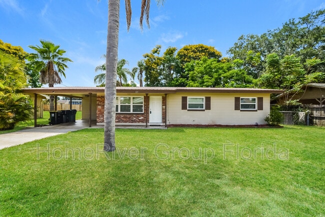 Building Photo - 121 Longfellow Rd