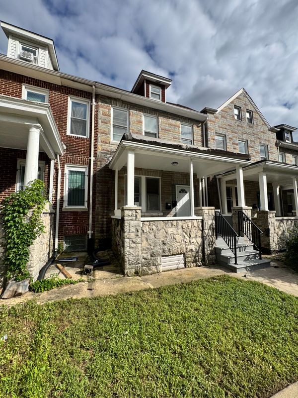 Foto del edificio - 2213 Bryant Ave