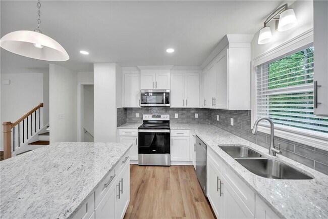 Building Photo - 4177 Sutton Ct