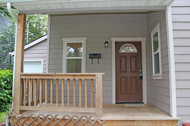 Building Photo - 6731 N Albina Ave