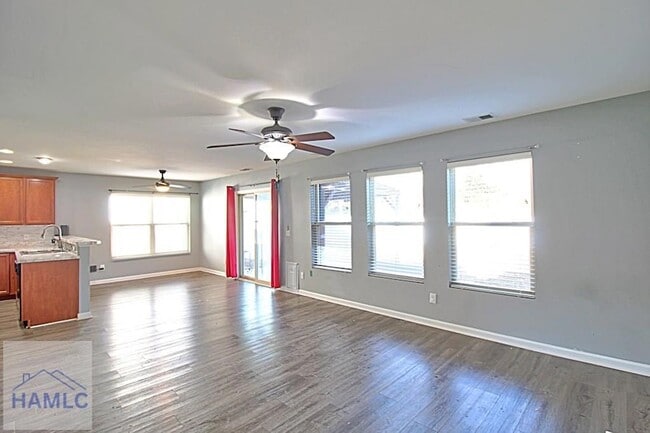 Foto del edificio - 315 Connor Ct