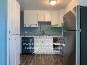 Building Photo - 3306 S Sawyer St