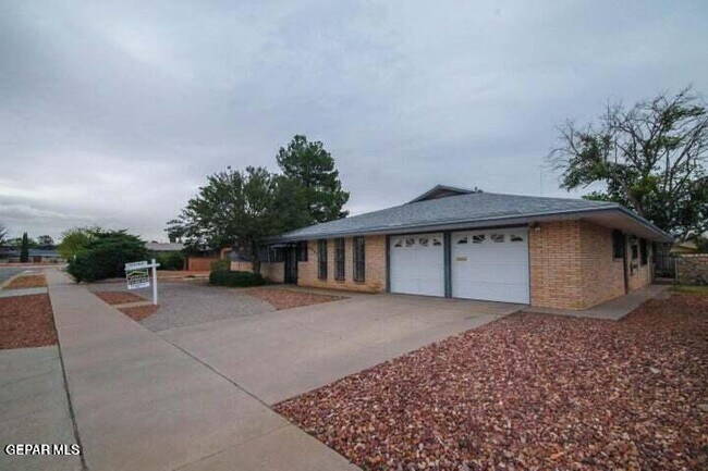 Foto del edificio - 8804 Cosmos Ave