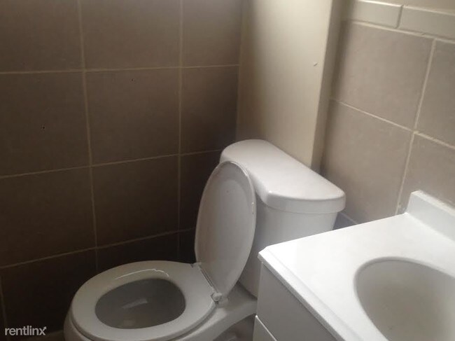 Building Photo - 62 Abbott St