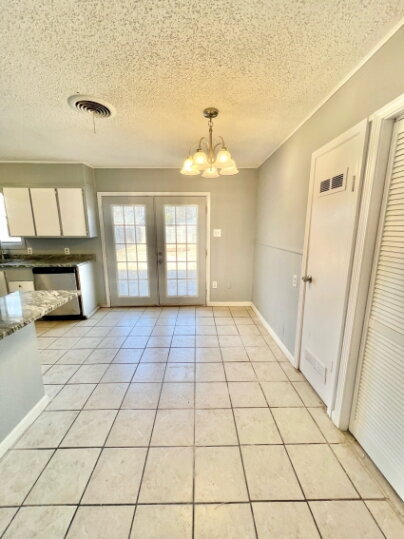 Building Photo - "Charming Lubbock with Spacious Ambiance – 1,479 Sq Ft Oasis on 40th Street!"