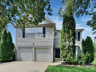 Building Photo - 1542 Cardinal Ln