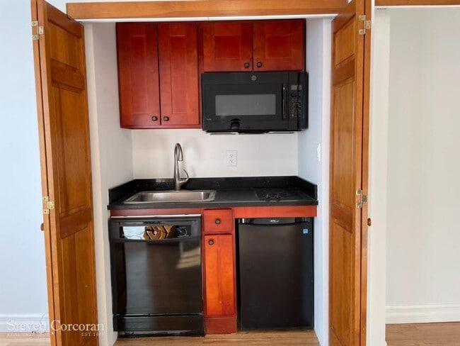 Building Photo - 0 bedroom in New York NY 10017