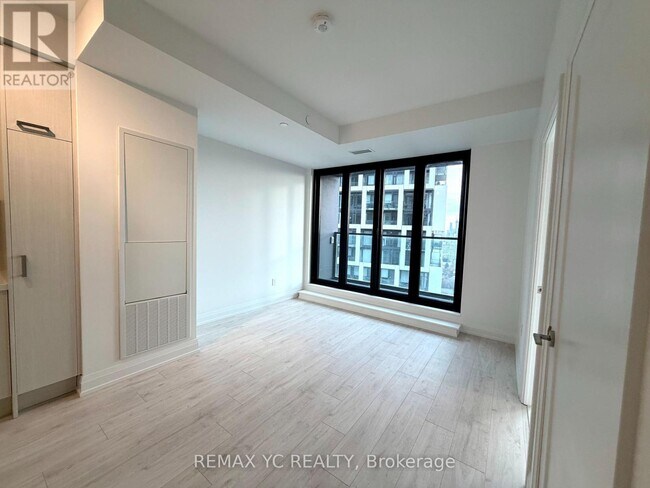 Building Photo - 20 Soudan Ave