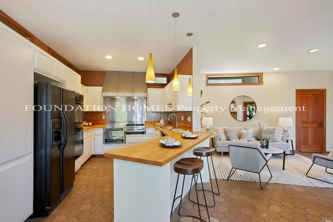 Building Photo - 3 br, 2 bath House - 200 San Carlos Ave.