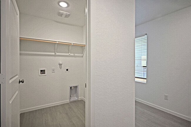 Building Photo - 14709 Mudstone St