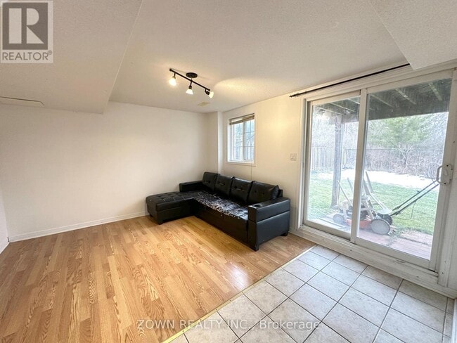 Photo du bâtiment - 124 Meandering Trail