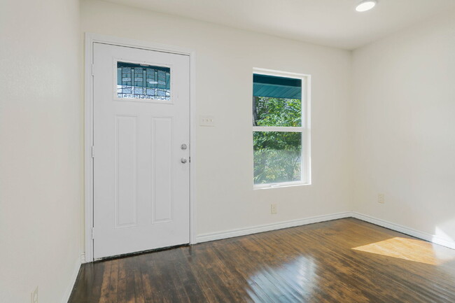Building Photo - 151 Morningview Dr