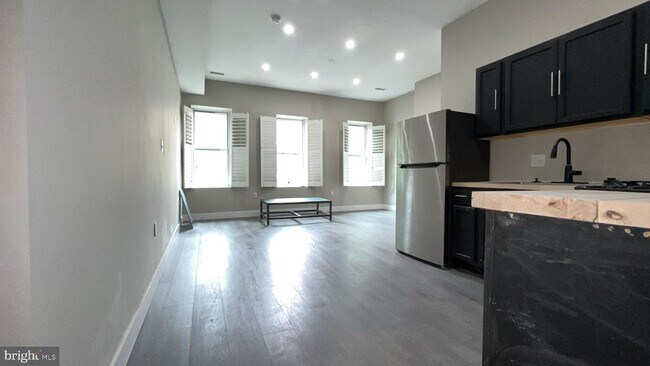 Foto del edificio - 608 N Carrollton Ave