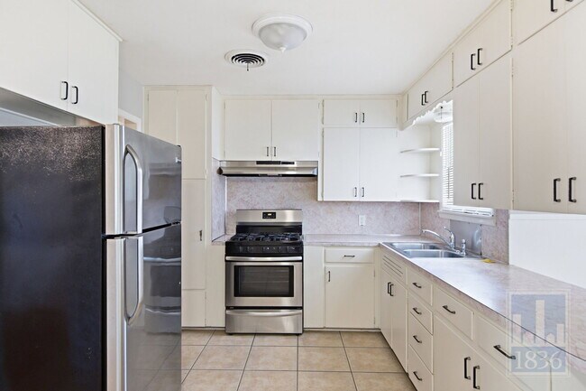 Foto del edificio - 7604 Delafield Ln