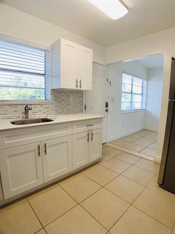 Foto del edificio - 575 NE 143rd St