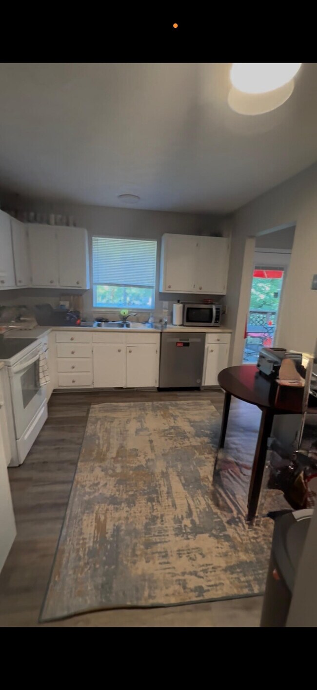 Building Photo - 3209 Joanne Dr
