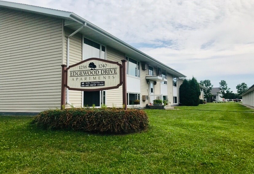 1240 Edgewood Dr, Thief River Falls, MN 56701 Apartments in Thief