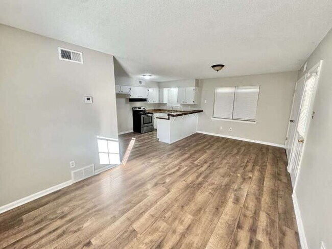 Foto del edificio - 5176 Braden Dr