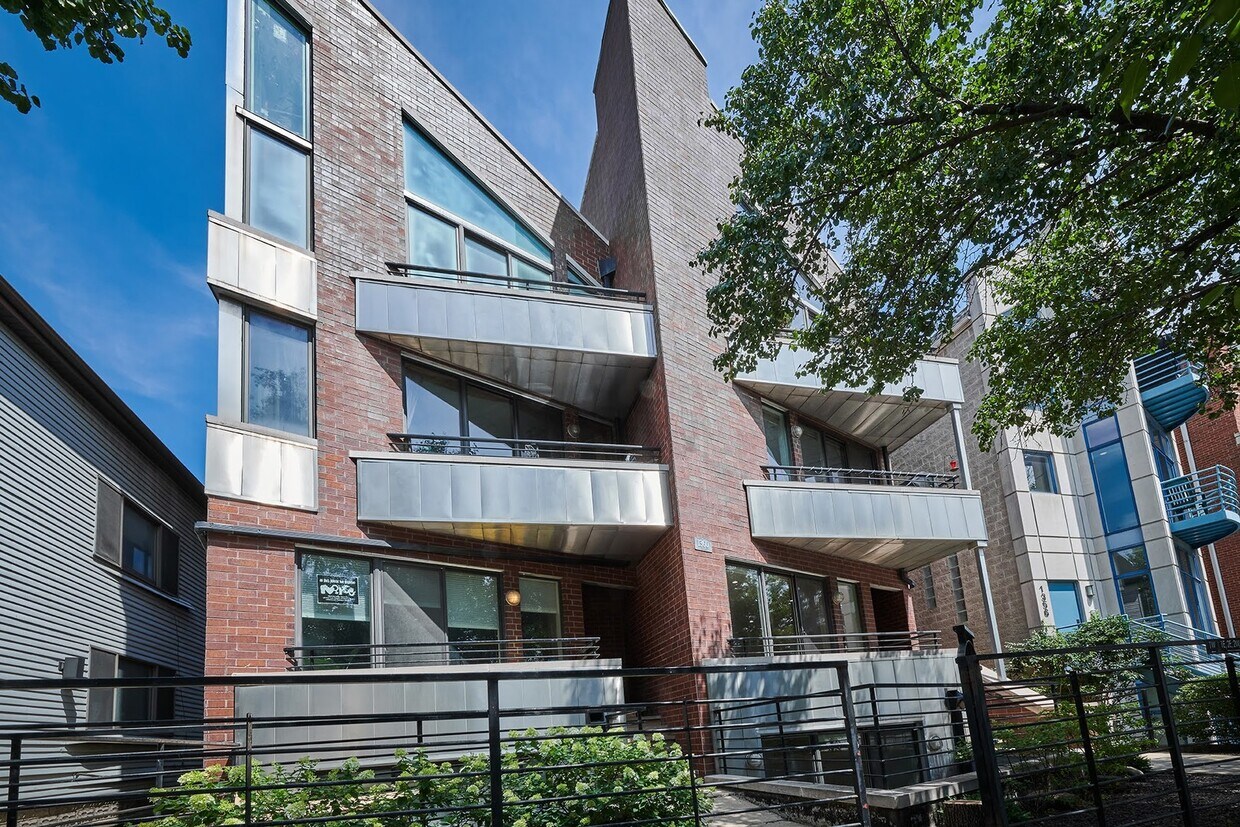 Foto principal - 1360 W Hubbard St