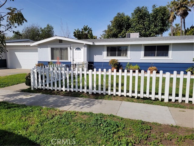 Primary Photo - 20251 Riverside Dr