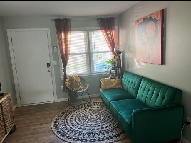 Foto del edificio - 1631 Pearlott St