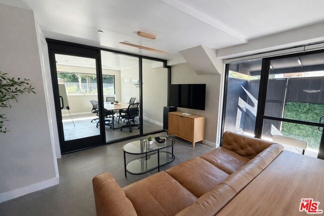 Foto del edificio - 10867 Fruitland Dr