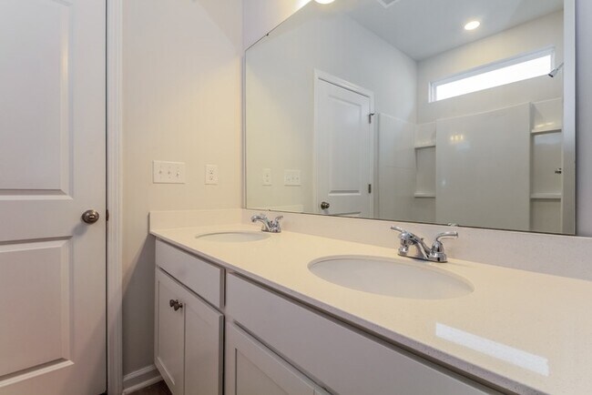 Foto del edificio - 312 Augustine Drive