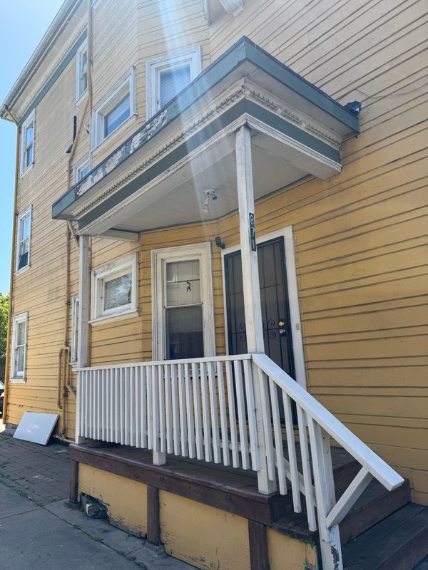 Building Photo - 871 27th St