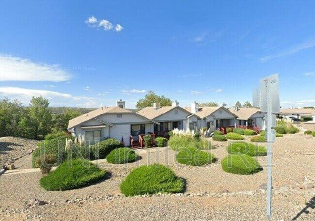 Foto del edificio - 3129 Montana Terrace Rd