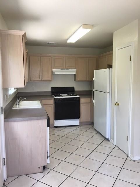 Foto del edificio - 1601 Breezy Ct