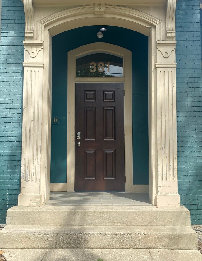 Building Photo - 381 S Upper St