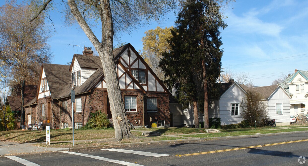 Foto del edificio - 1302 W Hays St