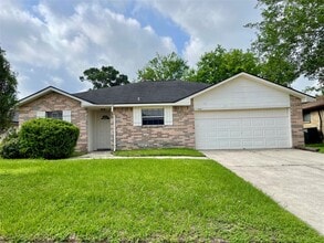 Building Photo - 6310 Star Lake Dr