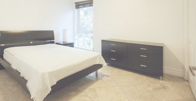 Foto del edificio - 150 SW 10th St