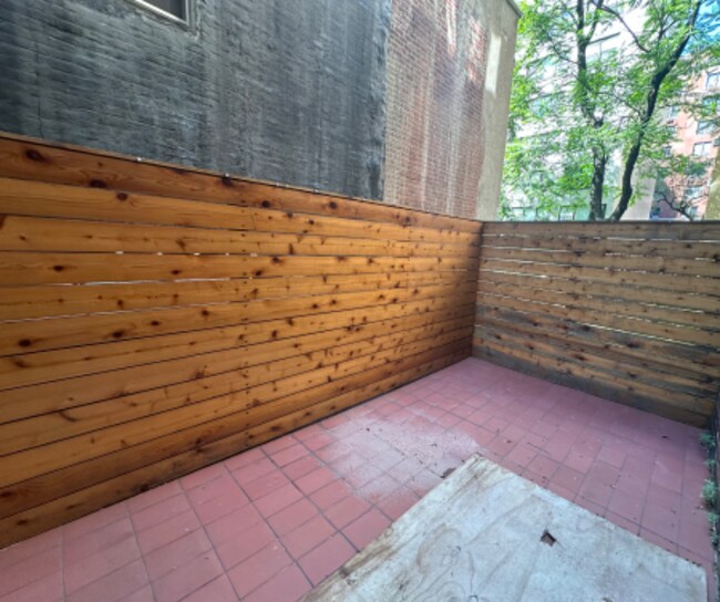 Building Photo - 20 Beekman Pl