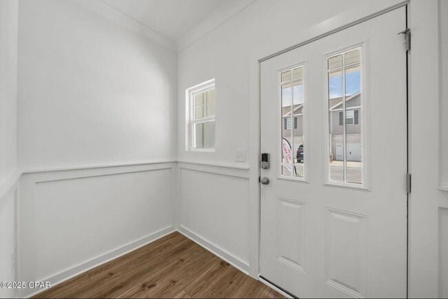 Building Photo - 5876 Tyndall Pl