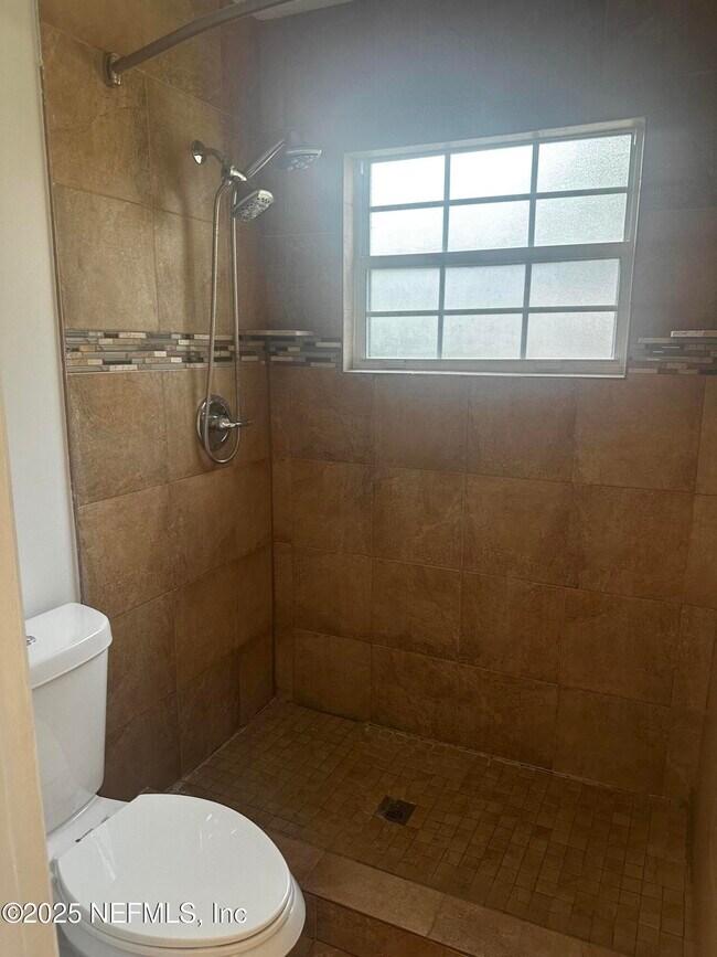 Foto del edificio - 5908 Copper Creek Dr