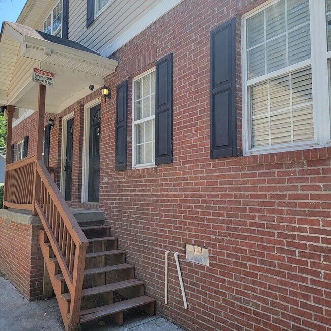 Building Photo - Welcome to 988 Sims Ave in Atlanta, and wa...