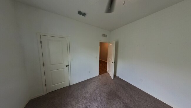 Building Photo - 3920 Loon Ln