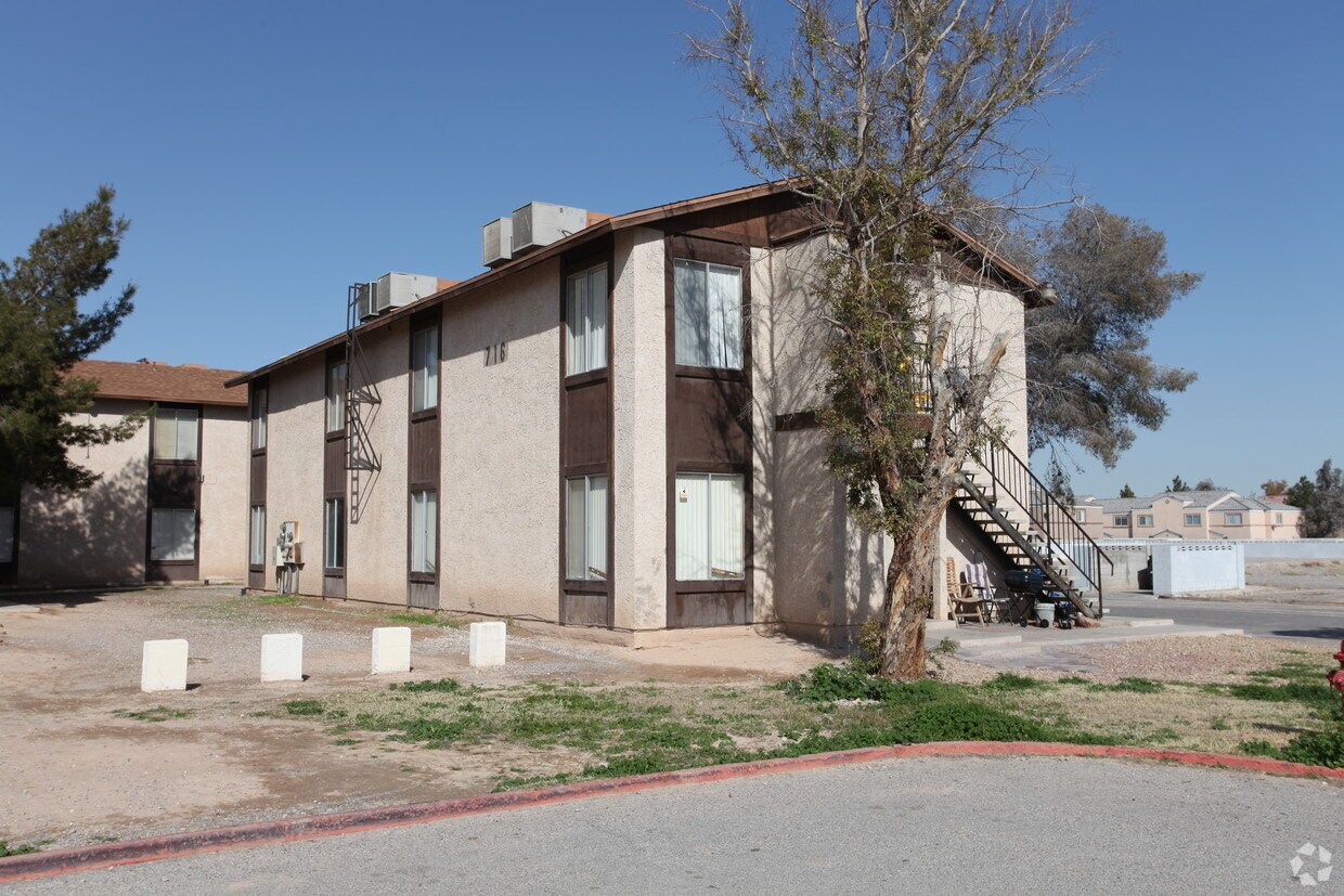 Building Photo - 716 Pensacola Ln