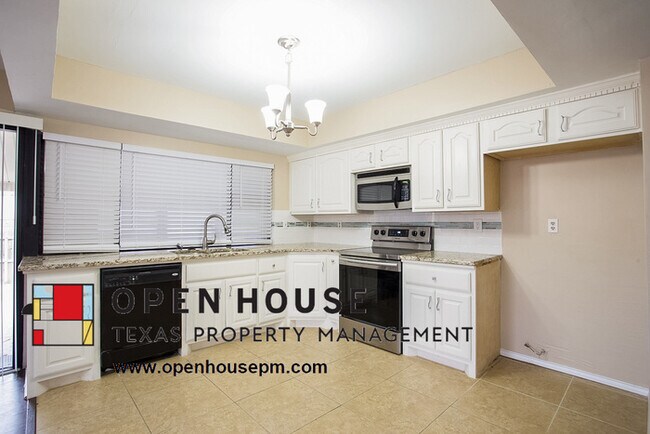 Building Photo - 3708 Pinewood St, Bedford