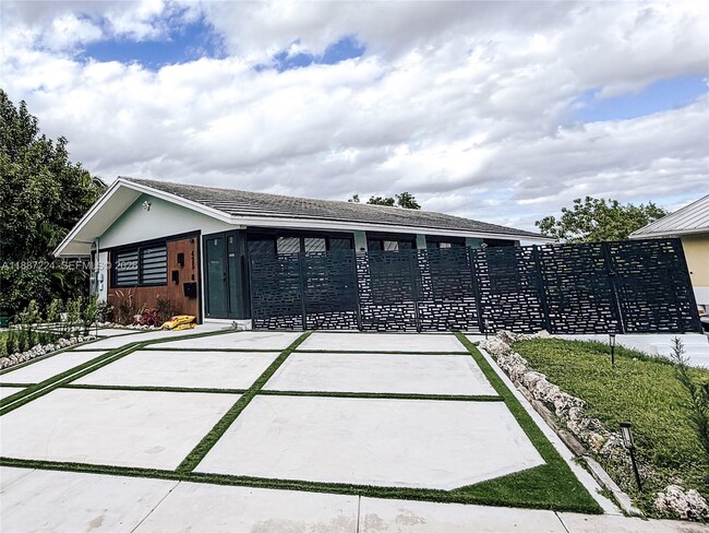 Photo - 425 NE 103rd St House