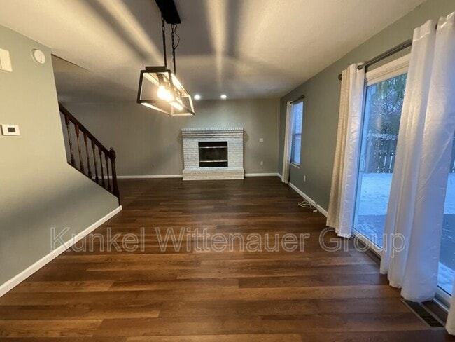 Foto del edificio - 1632 Progress Ln