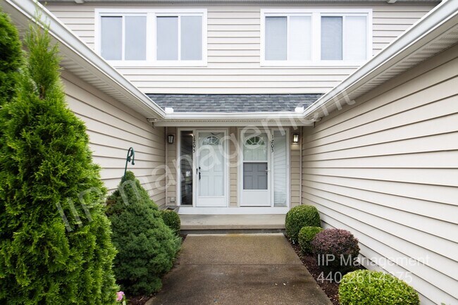 Building Photo - Welcome Home to Comfort and Style in Sagam...