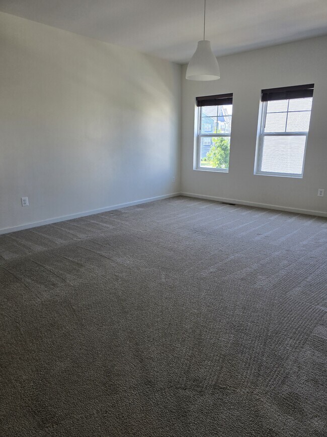 Building Photo - 243 Crofton Ct