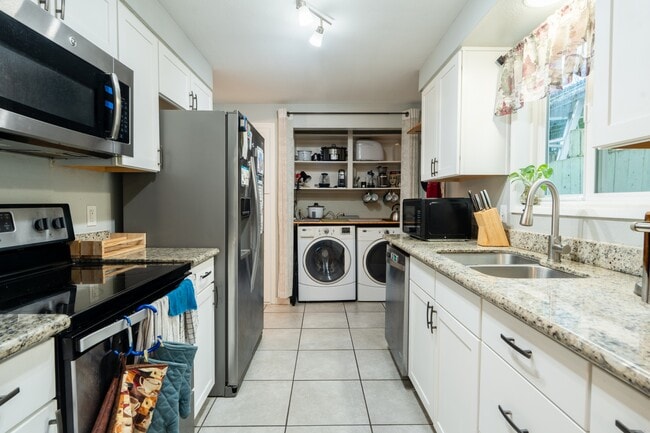 Foto del edificio - 4106 NE Senate St