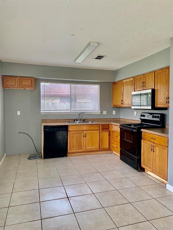 Foto del edificio - 15826 Bazelbriar Ln