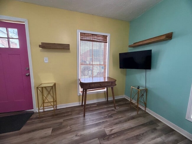 Building Photo - This Home is available NOW, cannot be held